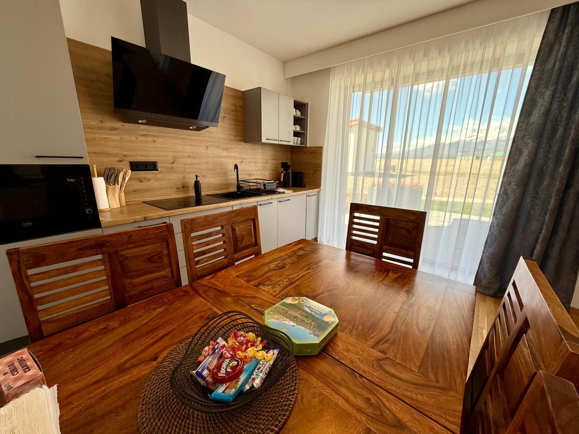 Vysoke Tatry - Isc Resort House For 13 People With 6 Extra Bed Poprad Zewnętrze zdjęcie